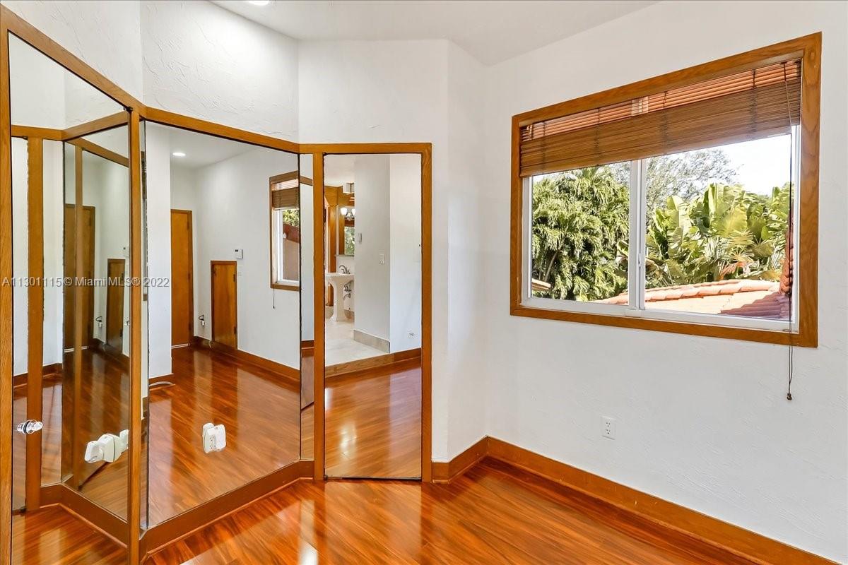 BAY HEIGHTS GROVES - Residential