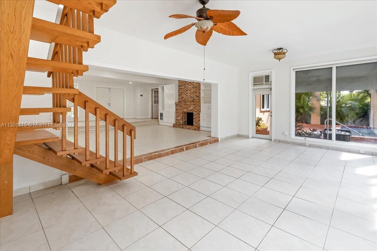 BAY HEIGHTS GROVES - Residential