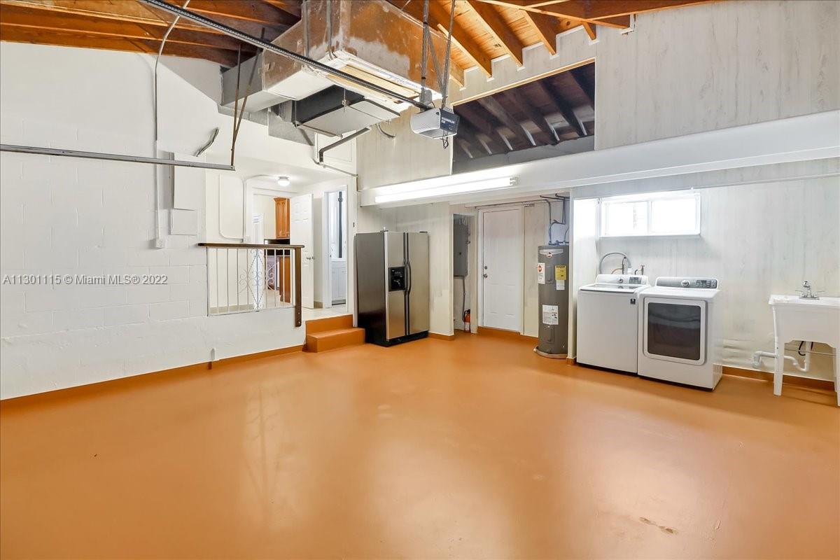 BAY HEIGHTS GROVES - Residential