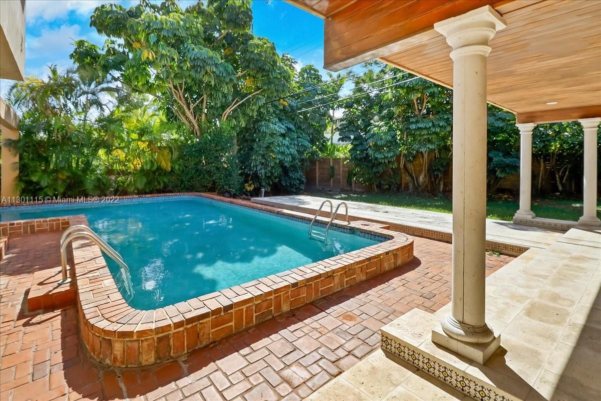 BAY HEIGHTS GROVES - Residential