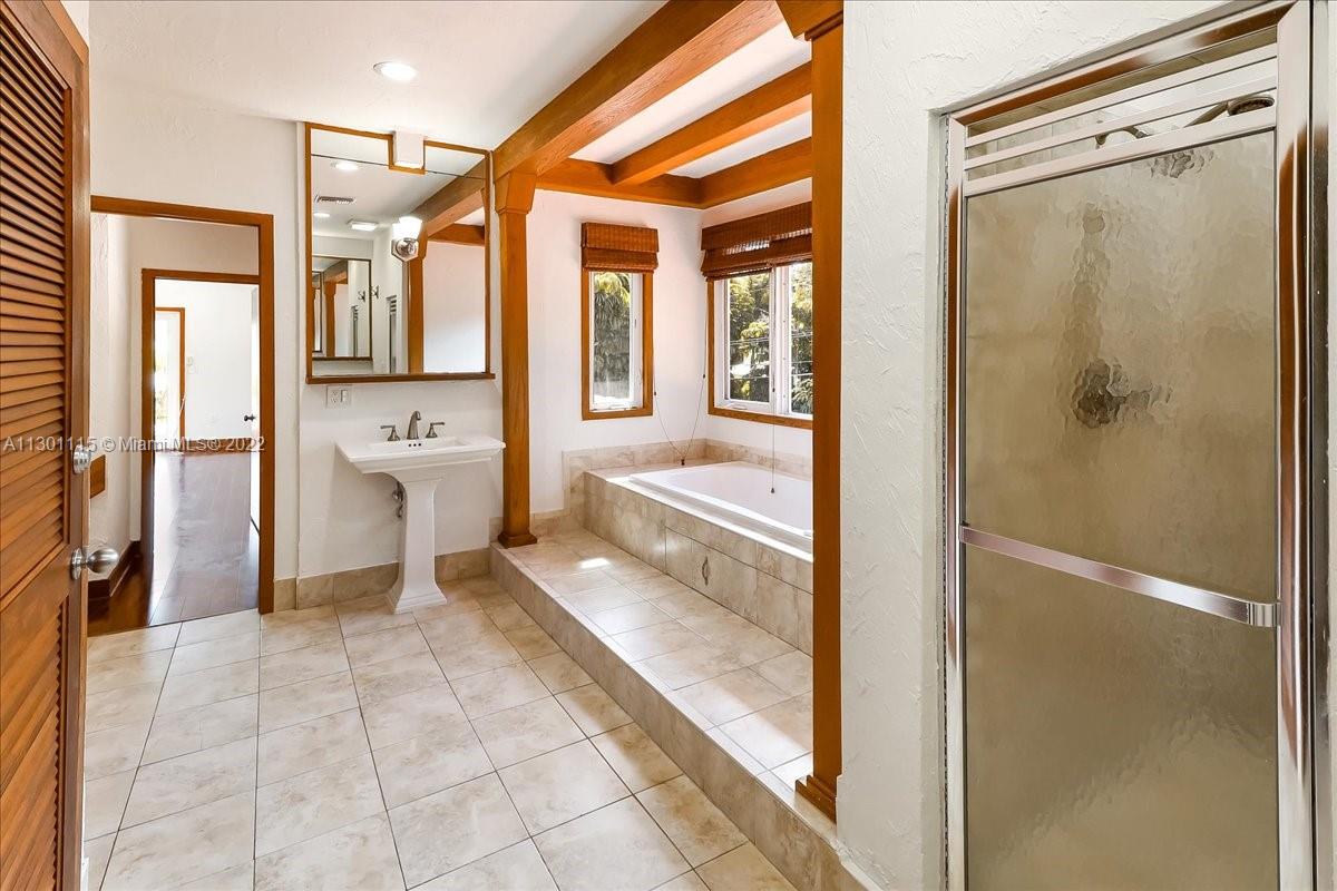 BAY HEIGHTS GROVES - Residential