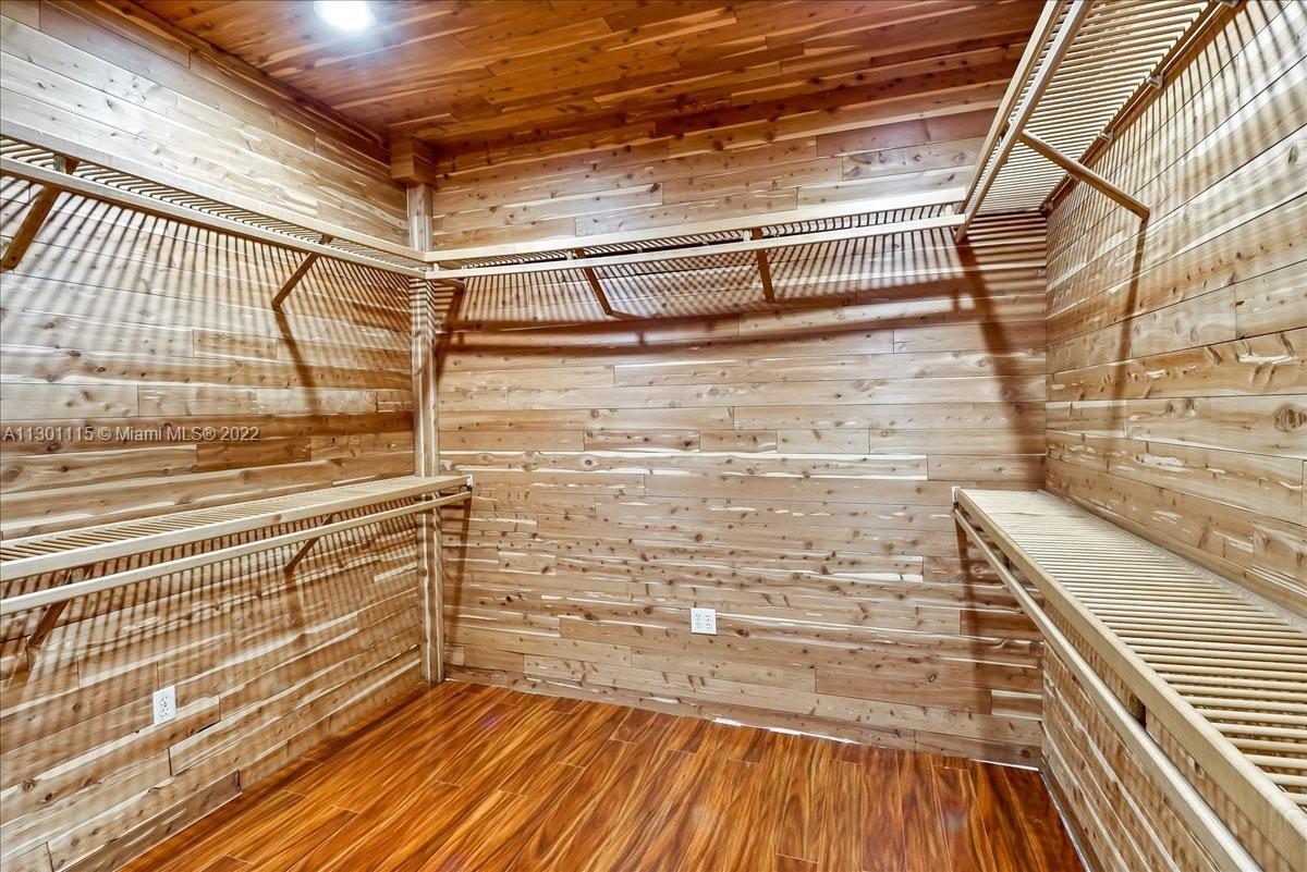 BAY HEIGHTS GROVES - Residential