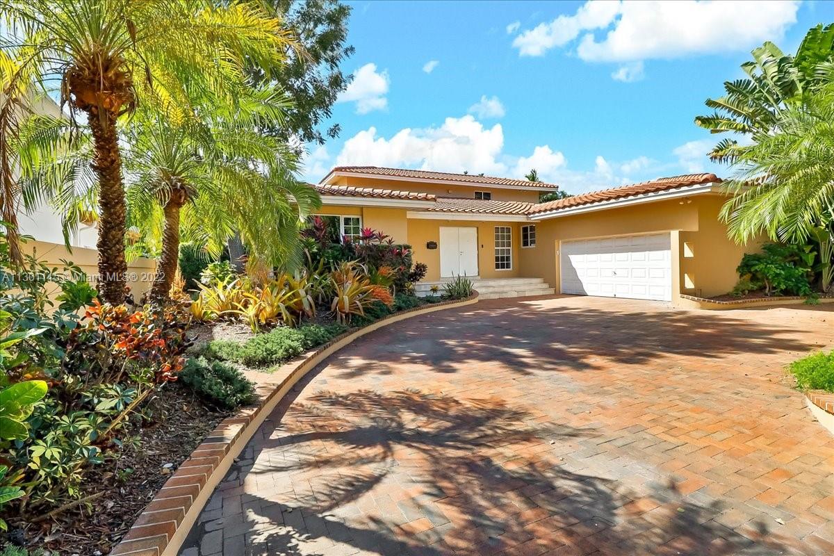 BAY HEIGHTS GROVES - Residential