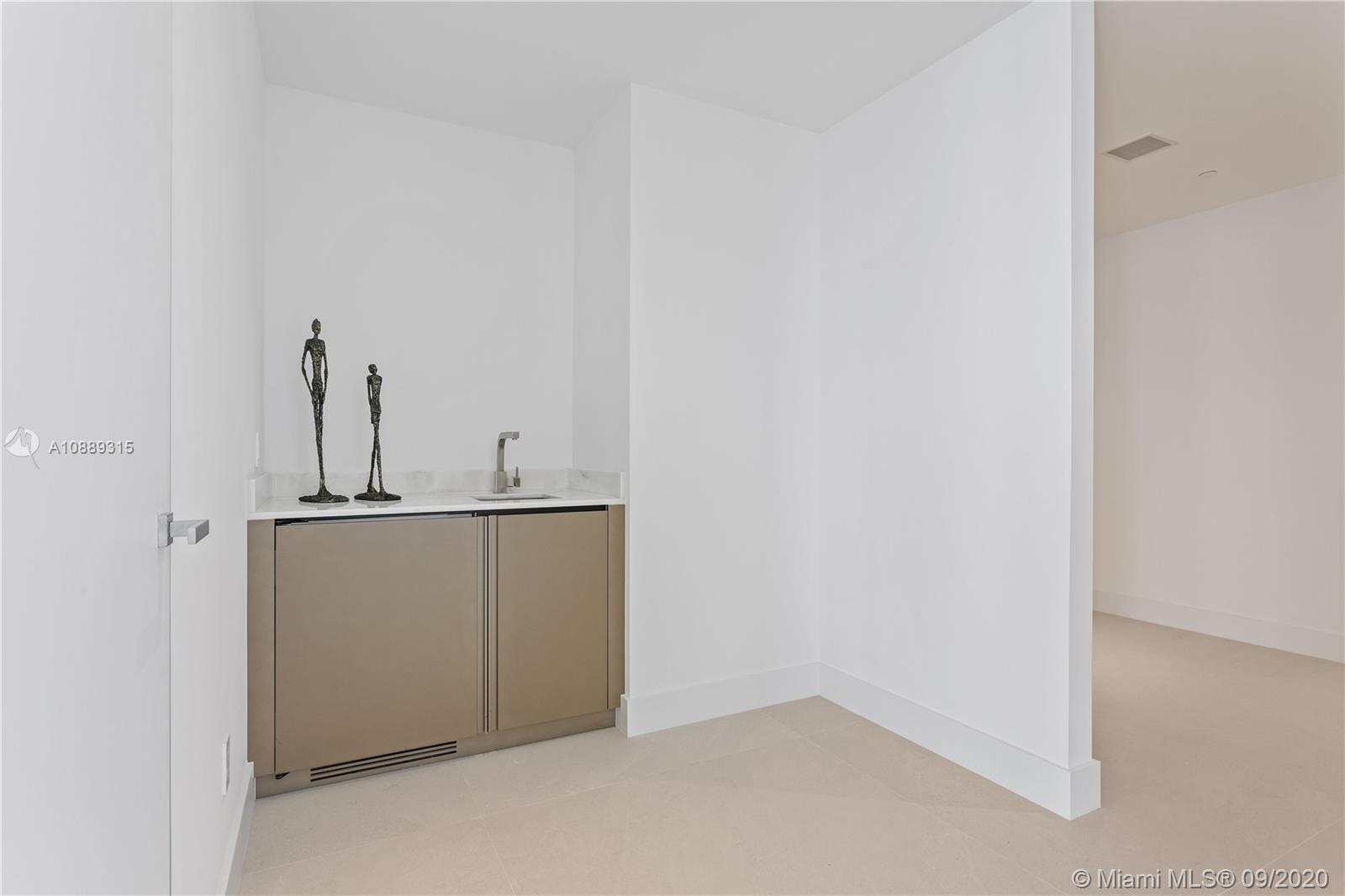 18975 COLLINS CONDO - Residential