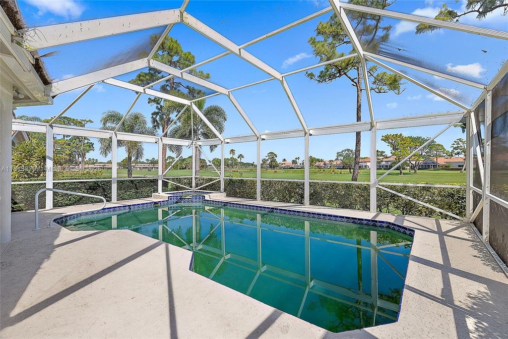 Photo of 149 Eagleton Ct, Palm Beach Gardens, FL 33418 (MLS # A11813829)