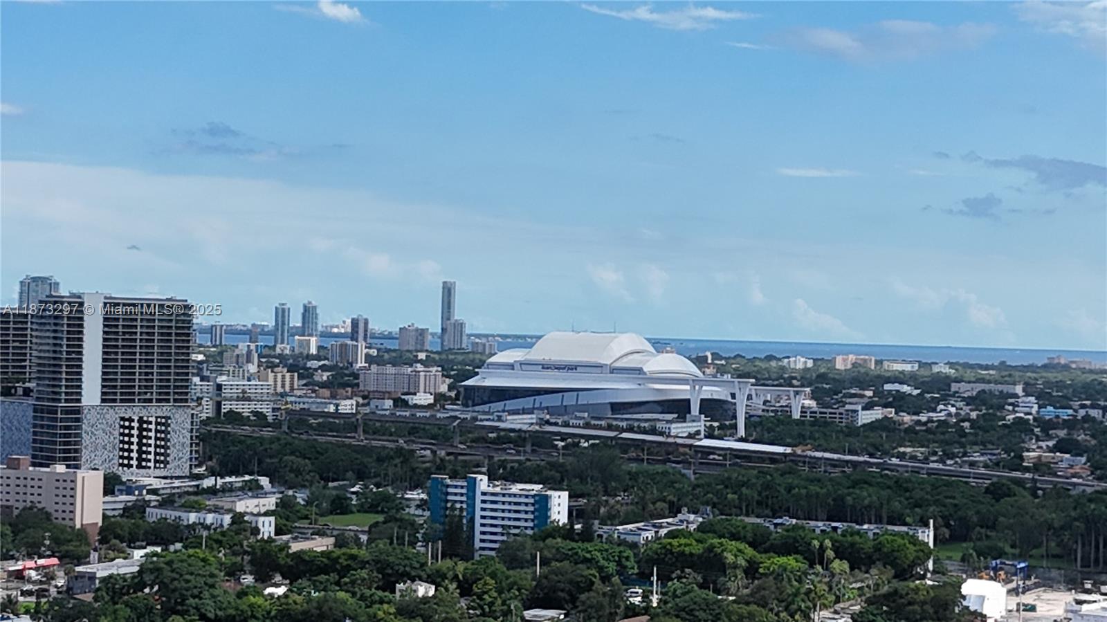 GLENDALE PARK - Land