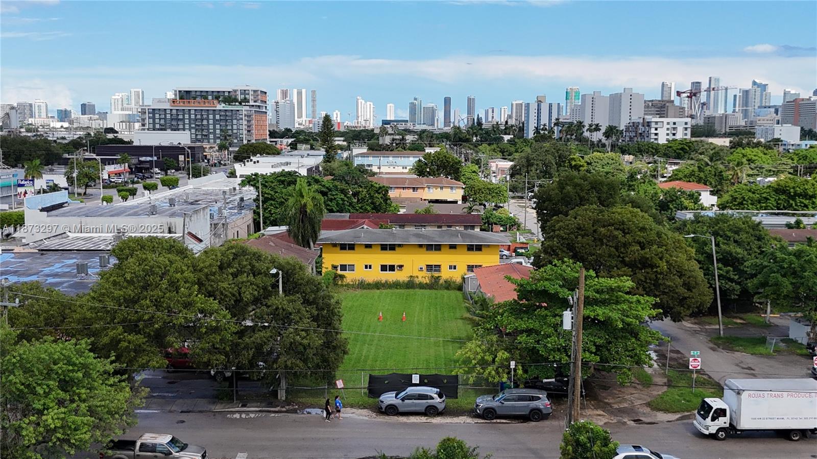 GLENDALE PARK - Land