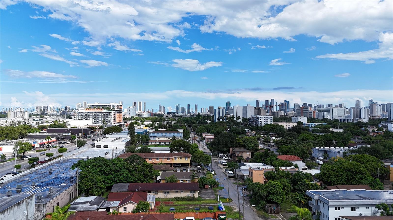 GLENDALE PARK - Land