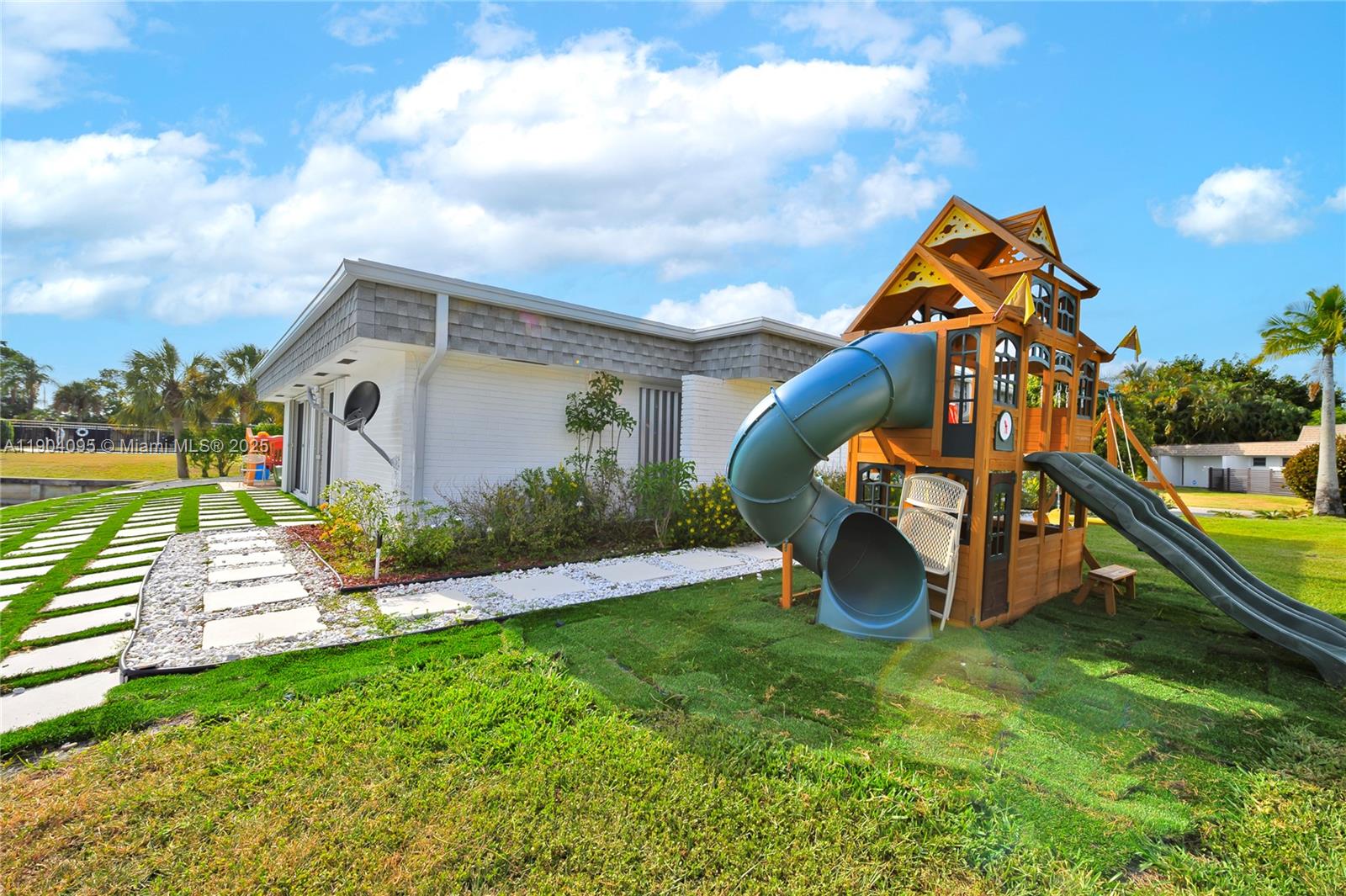 WOODLANDS SEC SEVEN - Residential Lease