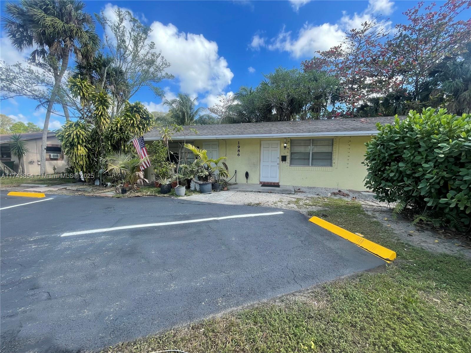 1986 SW 28th Ln