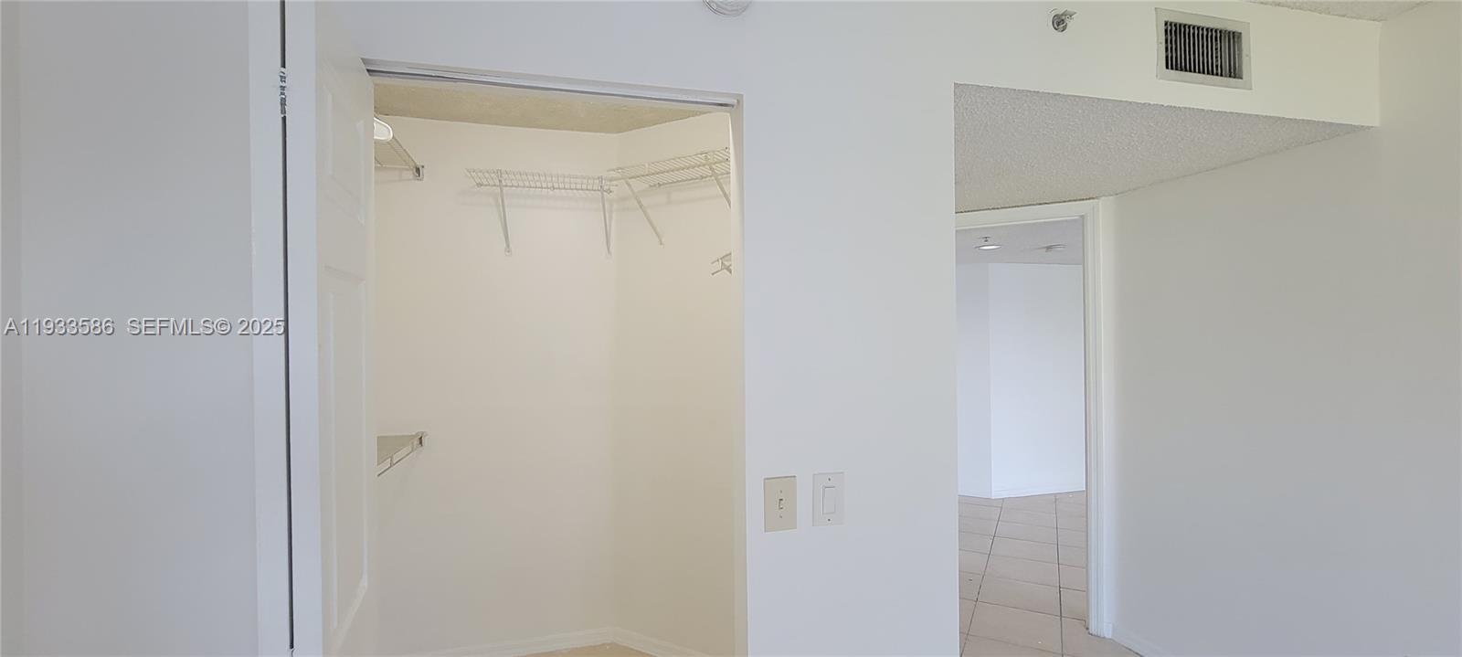 LA VIA CONDO - Residential Lease