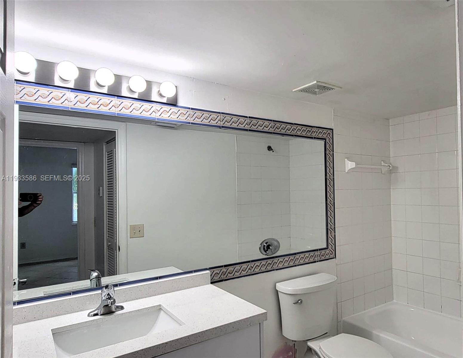 LA VIA CONDO - Residential Lease