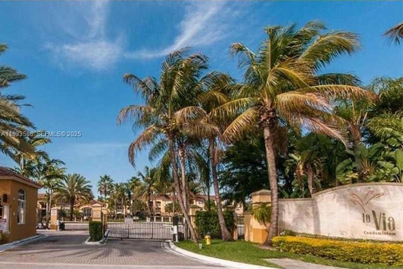 LA VIA CONDO - Residential Lease