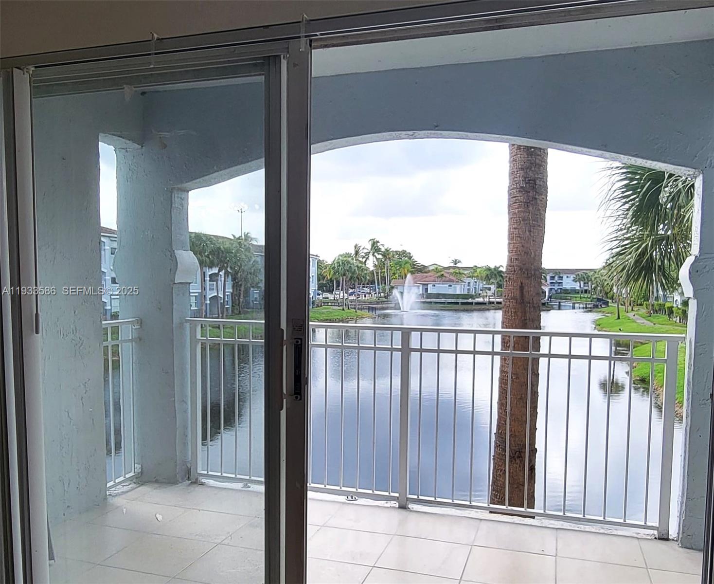 LA VIA CONDO - Residential Lease