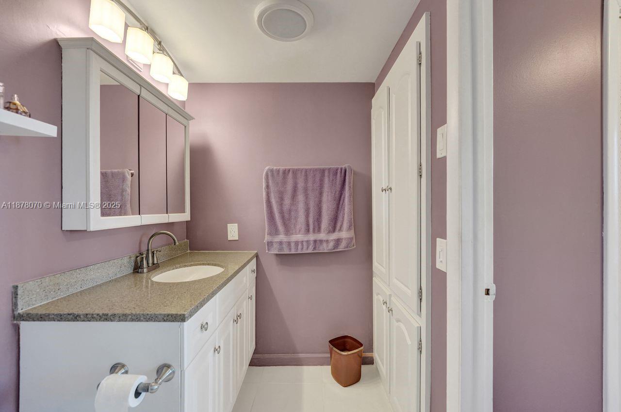 HILLCREST EAST NO 26 COND - Residential