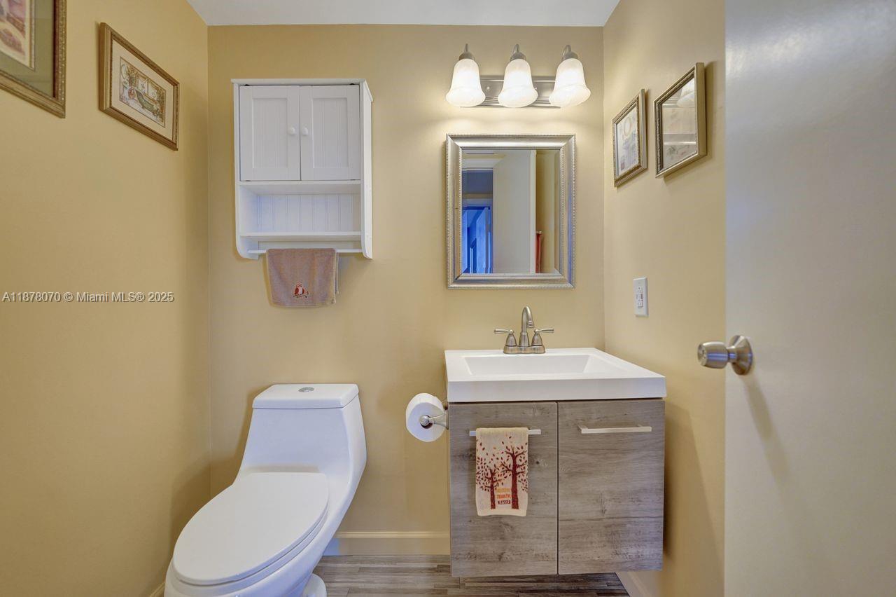 HILLCREST EAST NO 26 COND - Residential