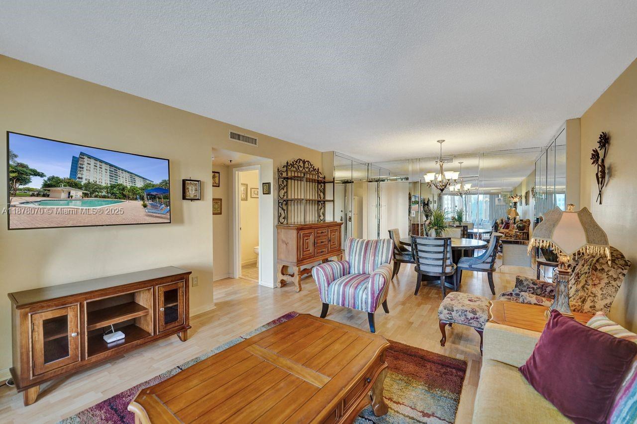 HILLCREST EAST NO 26 COND - Residential