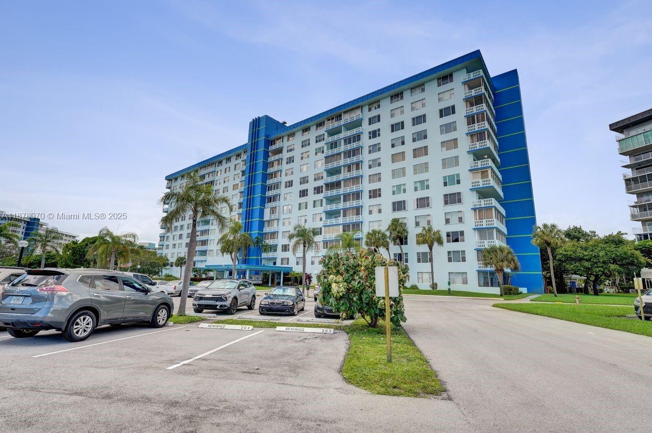 HILLCREST EAST NO 26 COND - Residential