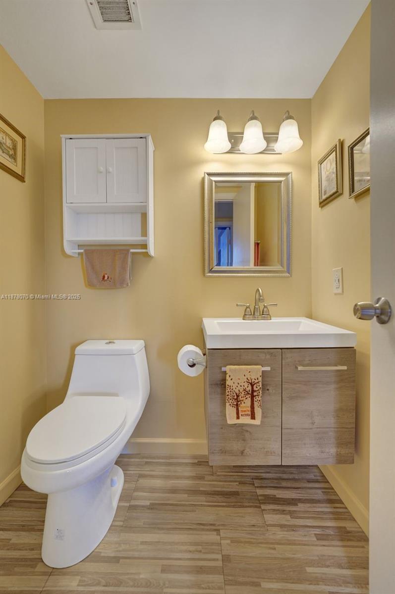 HILLCREST EAST NO 26 COND - Residential