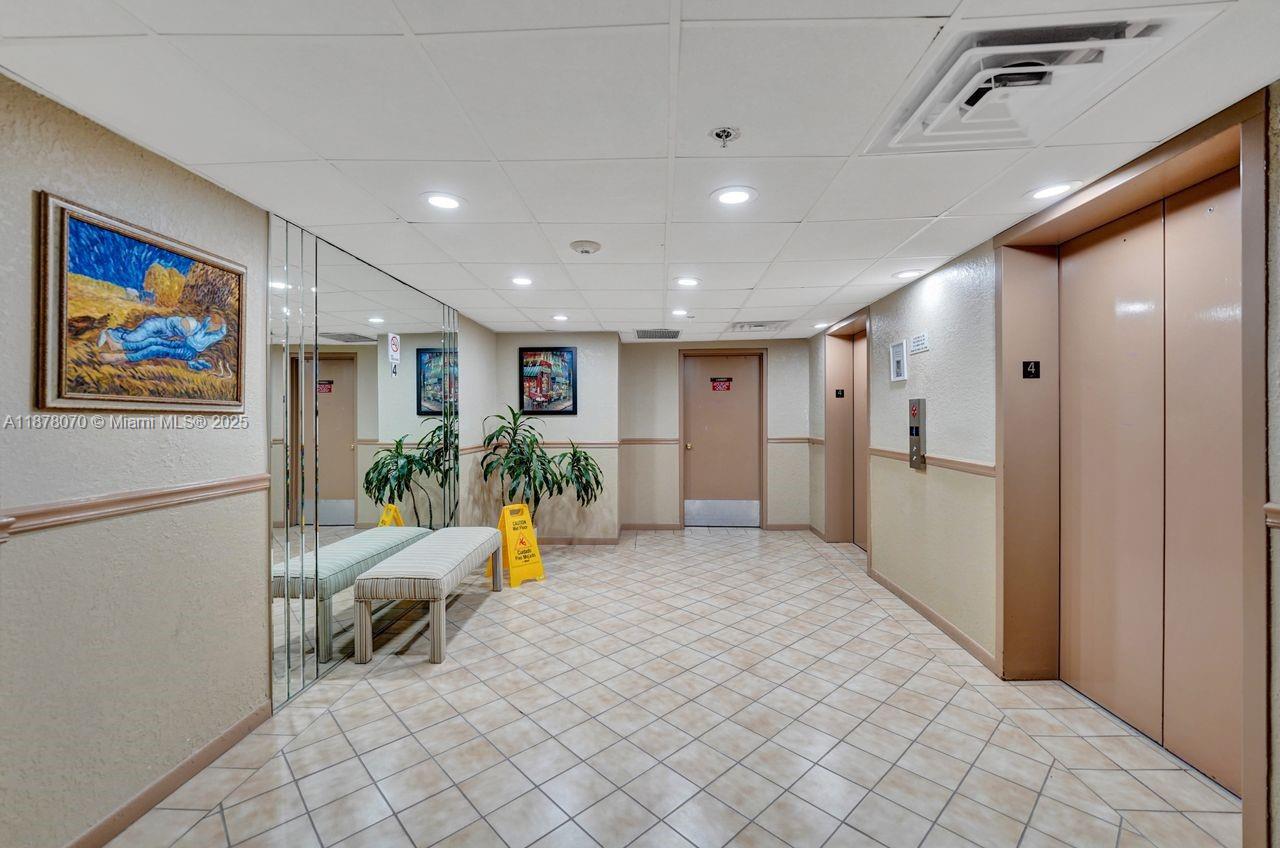 HILLCREST EAST NO 26 COND - Residential