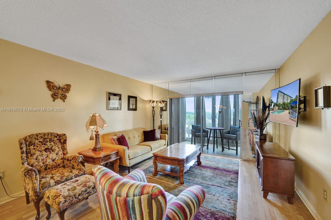 HILLCREST EAST NO 26 COND - Residential