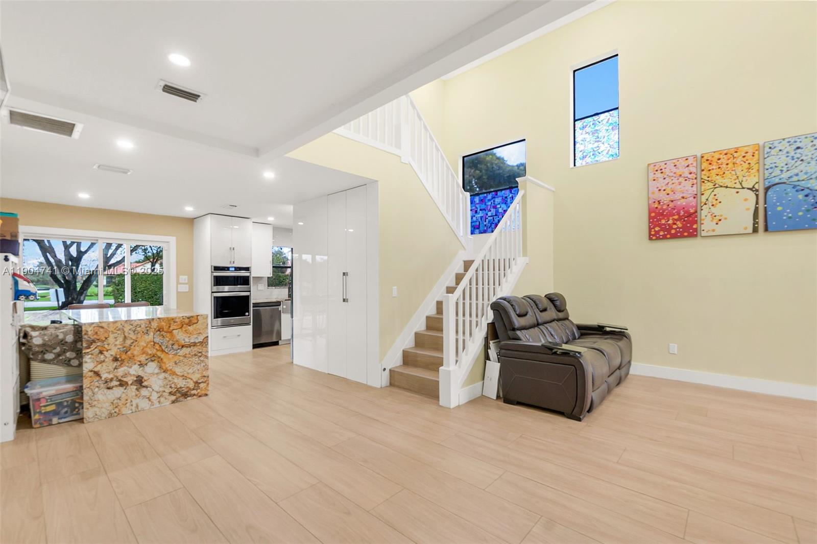 AMBER BAY - Residential