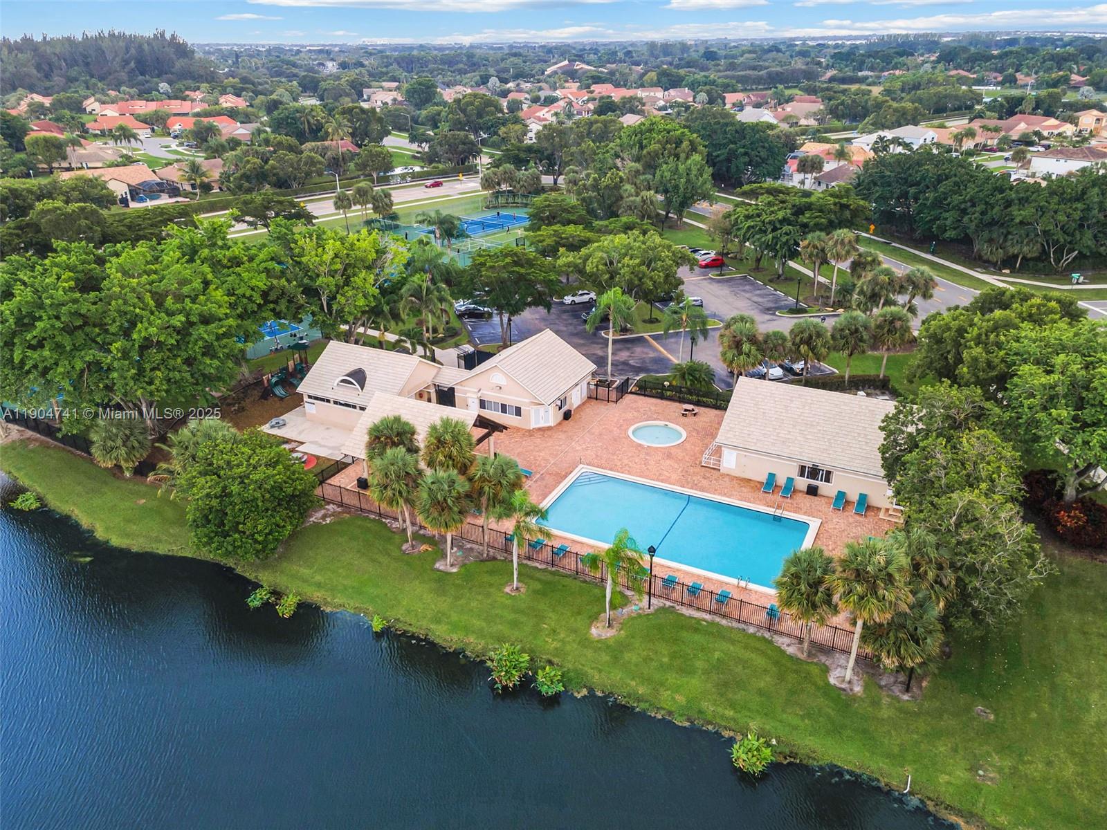 AMBER BAY - Residential