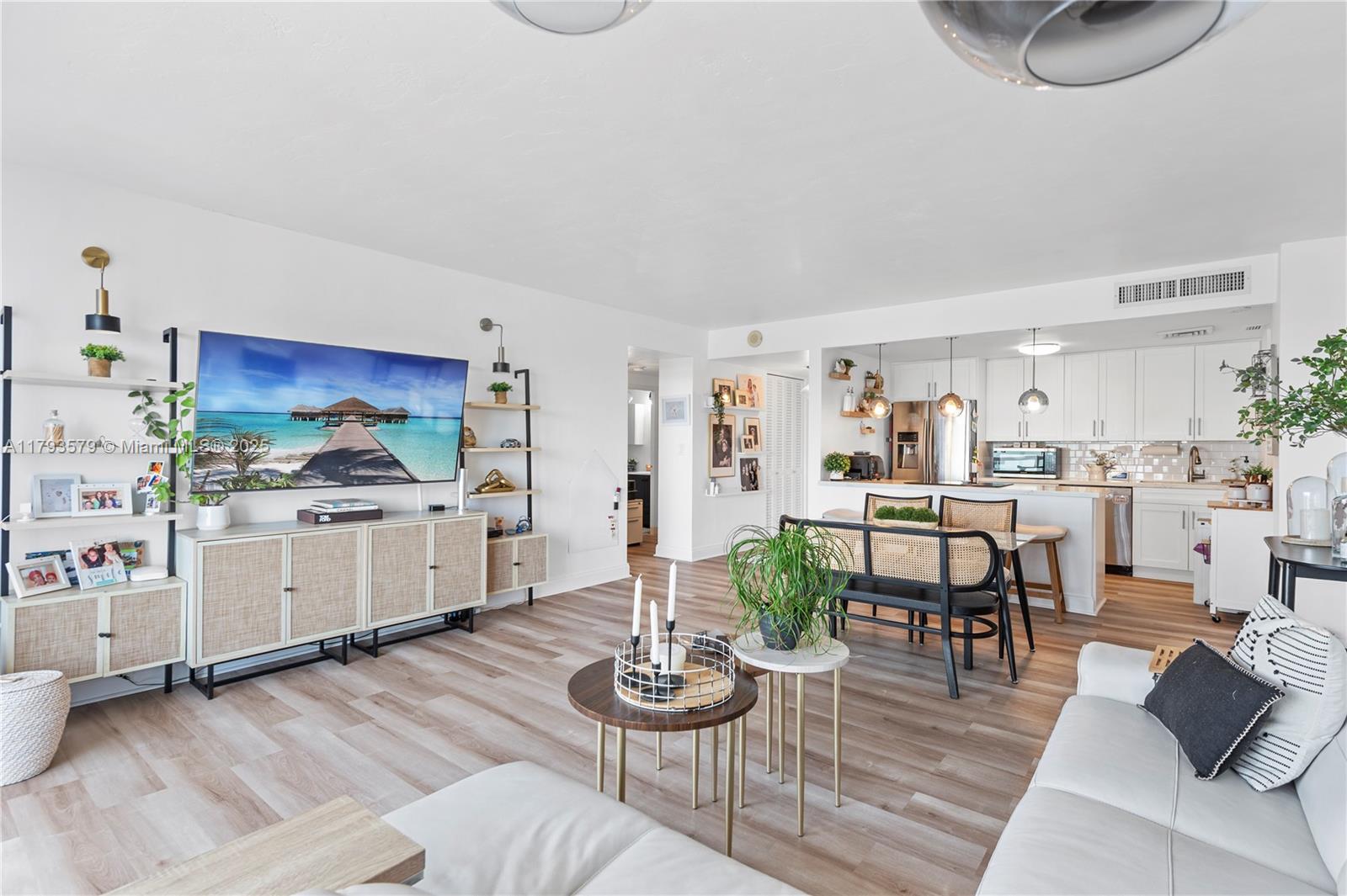 BRICKELL TOWNHOUSE CONDO - Residential