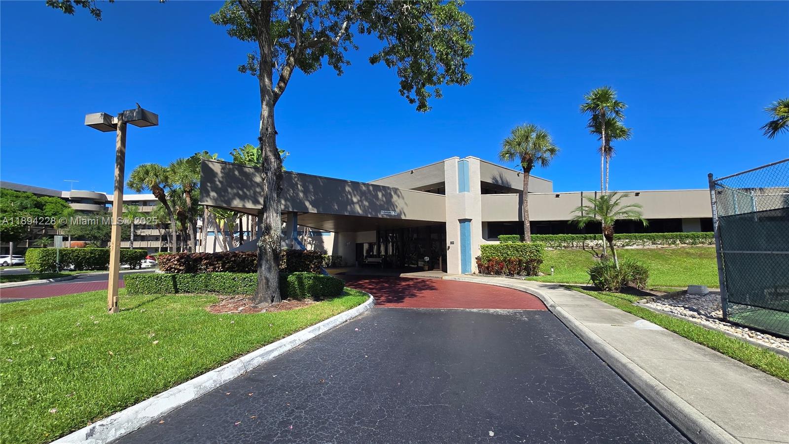 COLONY POINT 4 CONDO - Residential