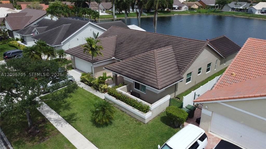 Photo of 16190 NW 14th St, Pembroke Pines, FL 33028 (MLS # A12096705)