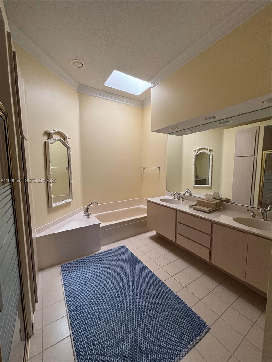 THE MEADOWS AT MARTIN DOW - Residential Lease