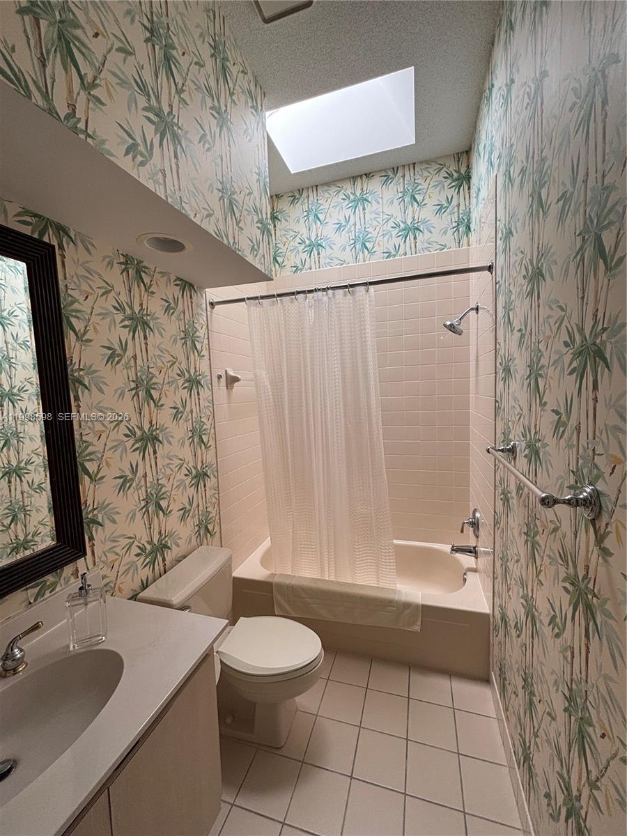 THE MEADOWS AT MARTIN DOW - Residential Lease