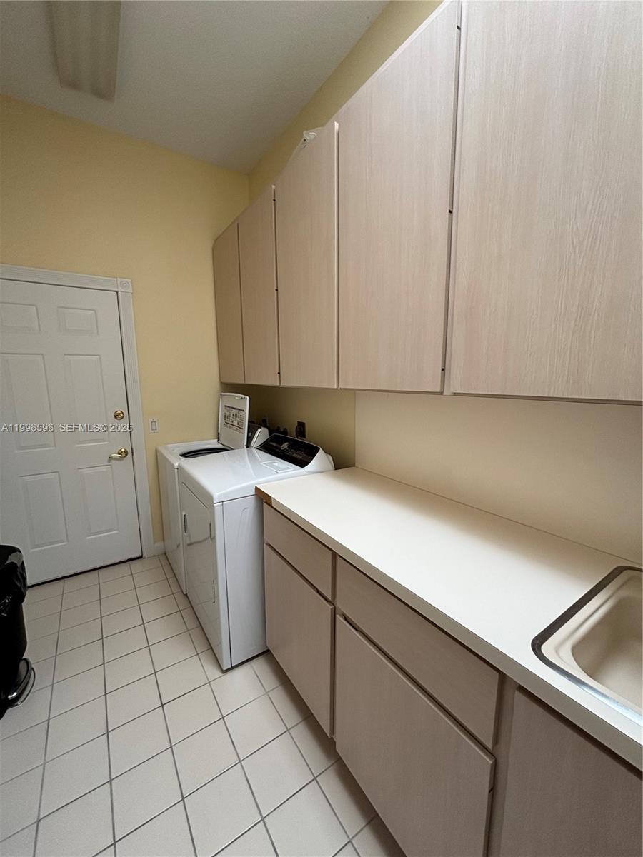 THE MEADOWS AT MARTIN DOW - Residential Lease