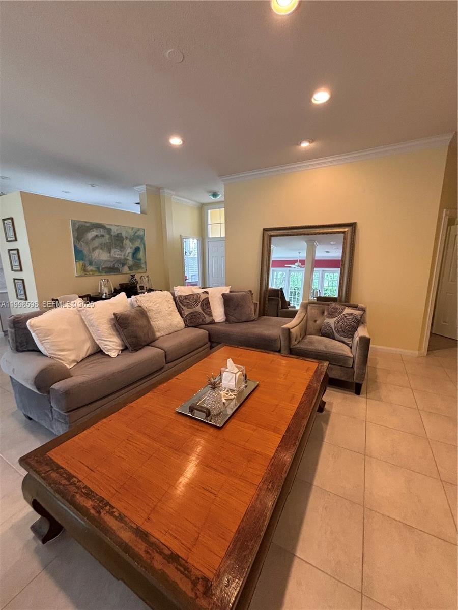 THE MEADOWS AT MARTIN DOW - Residential Lease