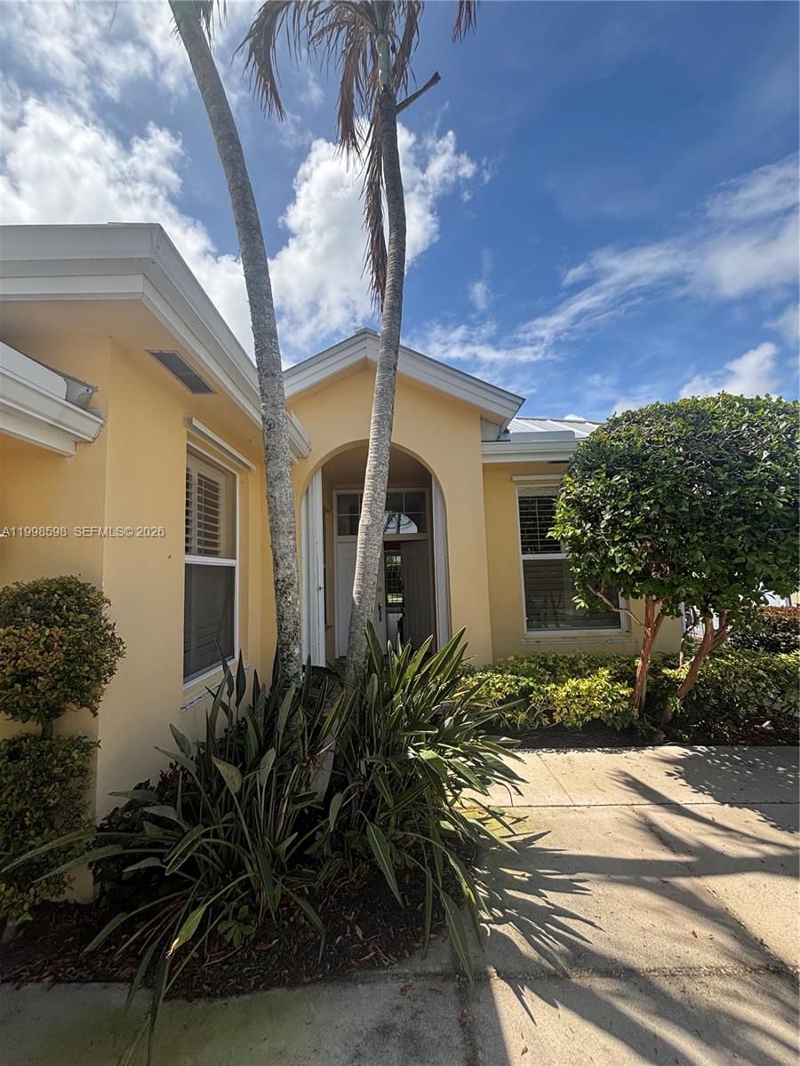 THE MEADOWS AT MARTIN DOW - Residential Lease