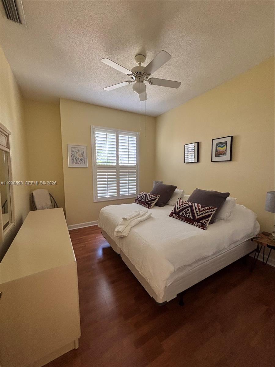 THE MEADOWS AT MARTIN DOW - Residential Lease