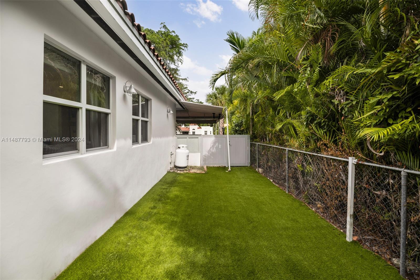 CORAL GABLES RIVIERA SEC - Residential