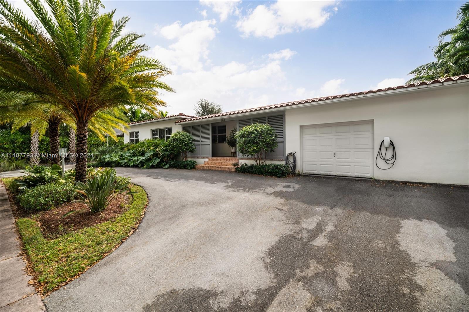 CORAL GABLES RIVIERA SEC - Residential