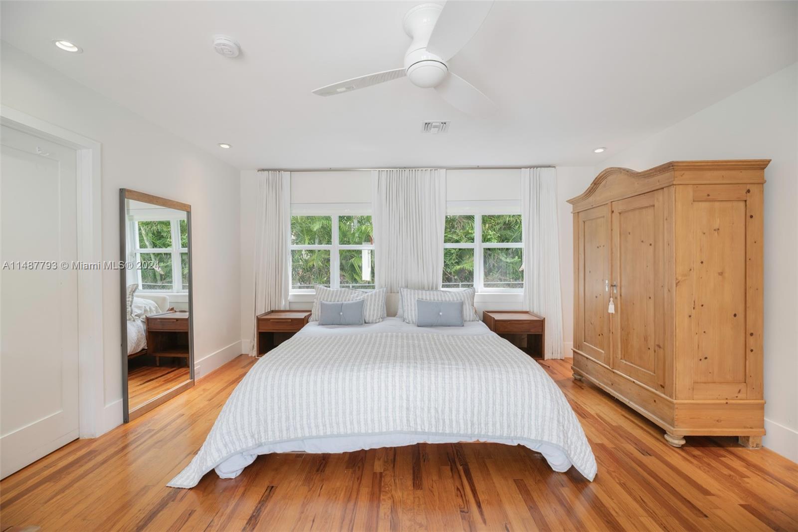 CORAL GABLES RIVIERA SEC - Residential