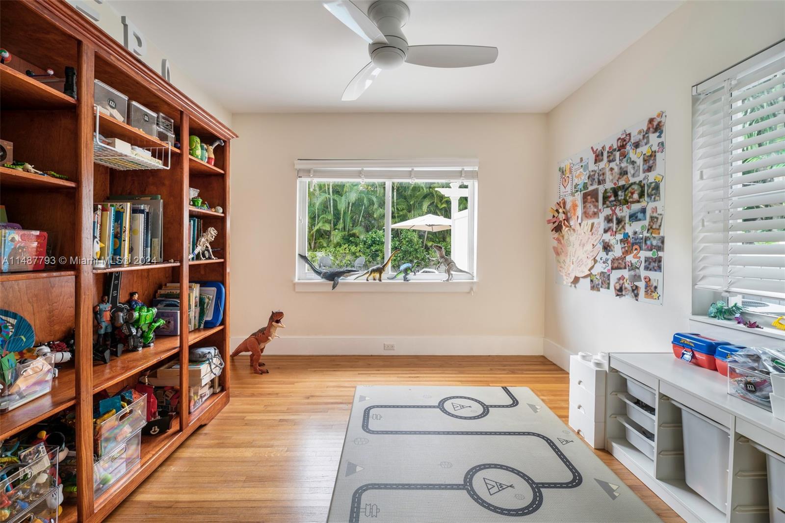 CORAL GABLES RIVIERA SEC - Residential