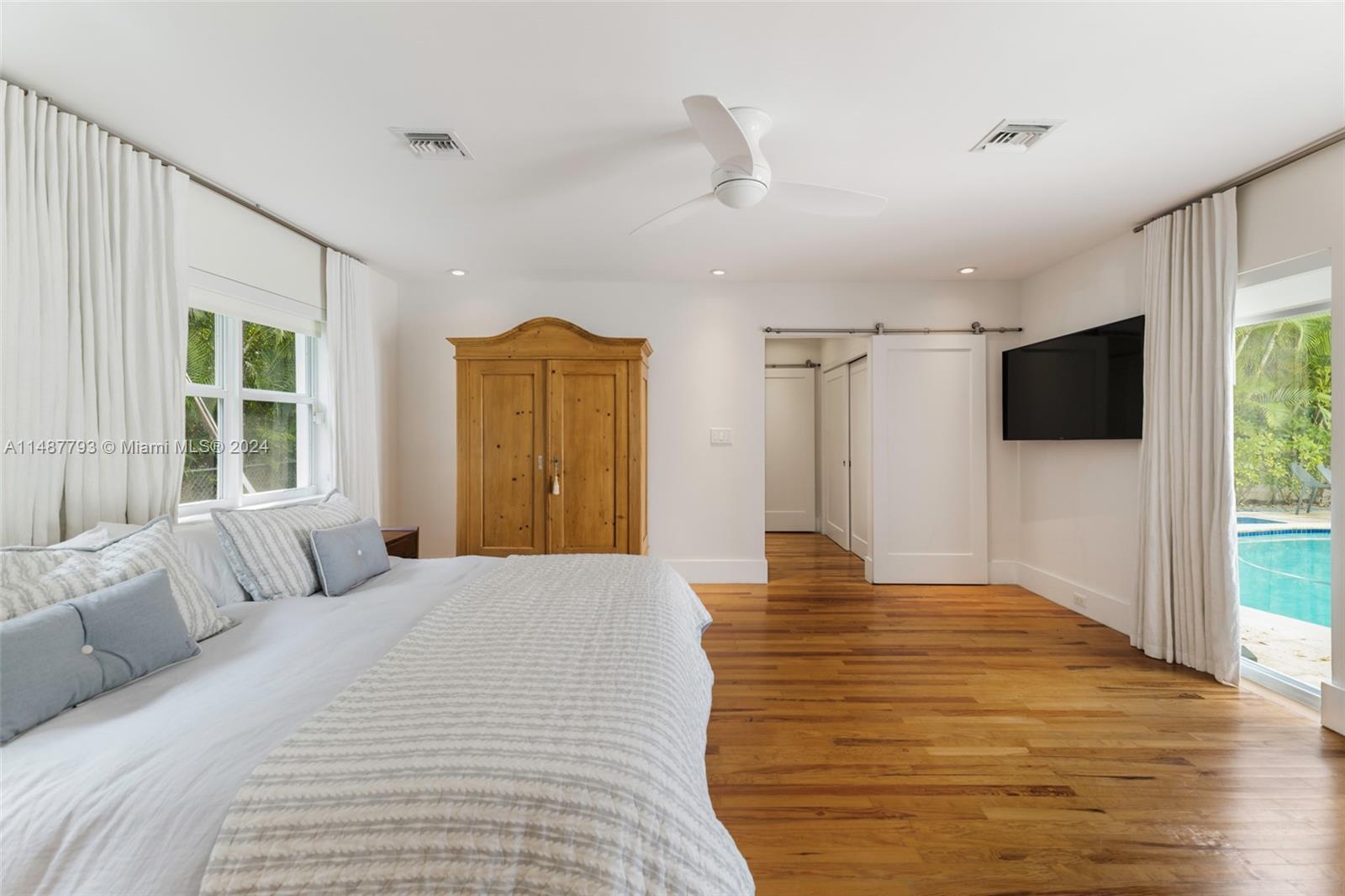 CORAL GABLES RIVIERA SEC - Residential