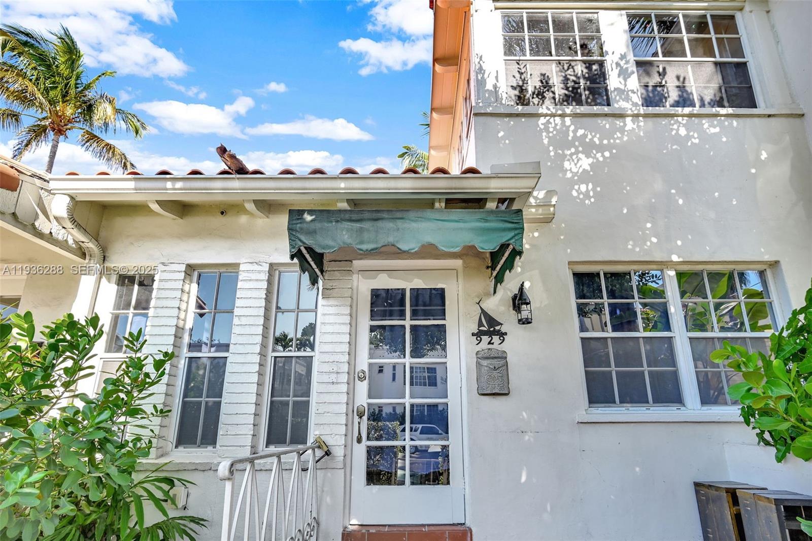 1605 Michigan Ave 929