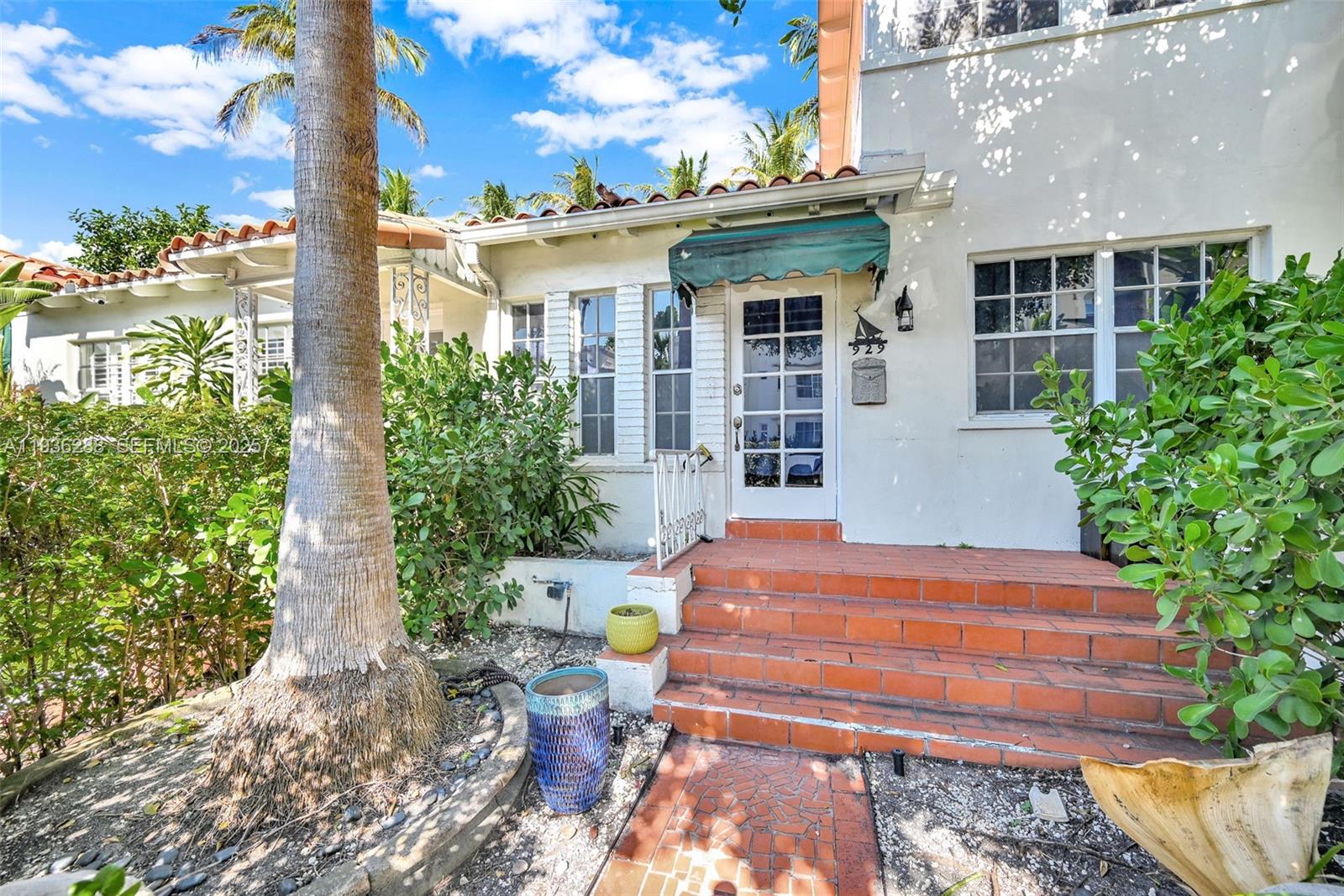 1605 Michigan Ave 929