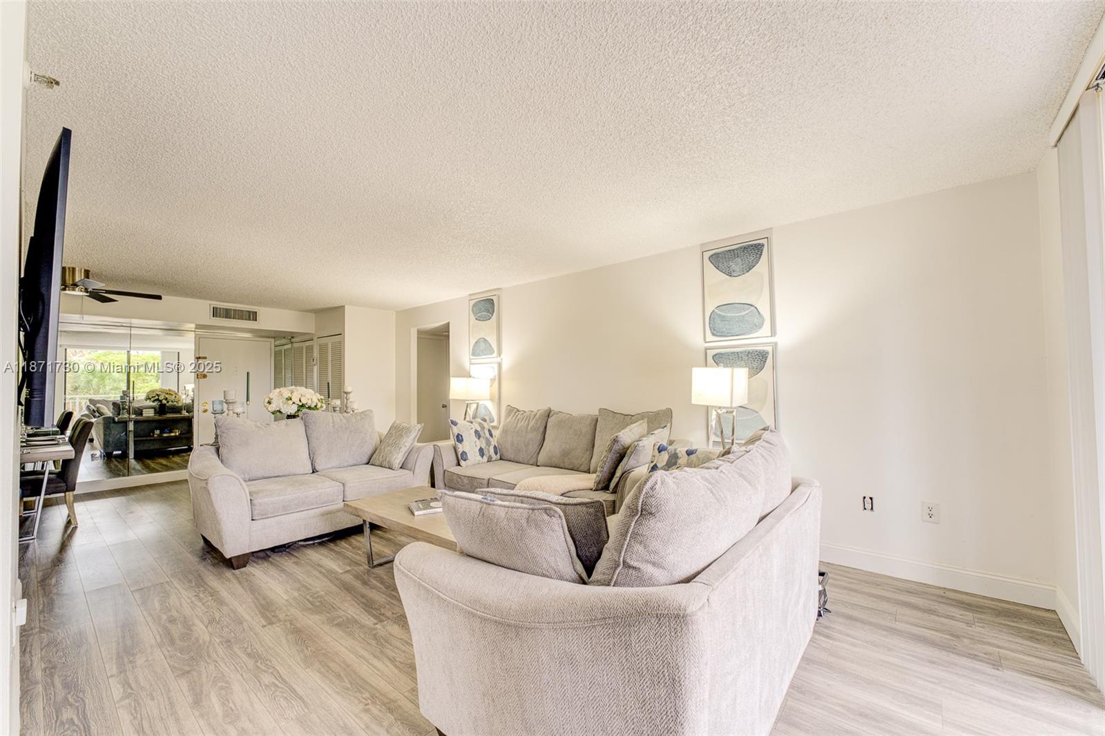 WINSTON TOWERS 600 CONDO - Residential