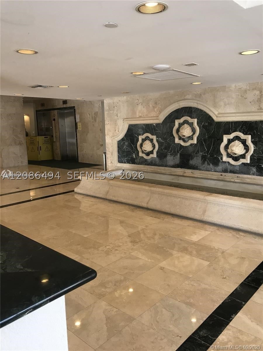 2625 Collins Ave 302