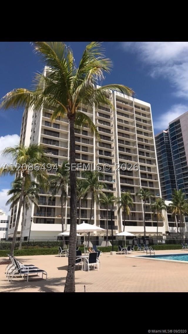 2625 Collins Ave 302