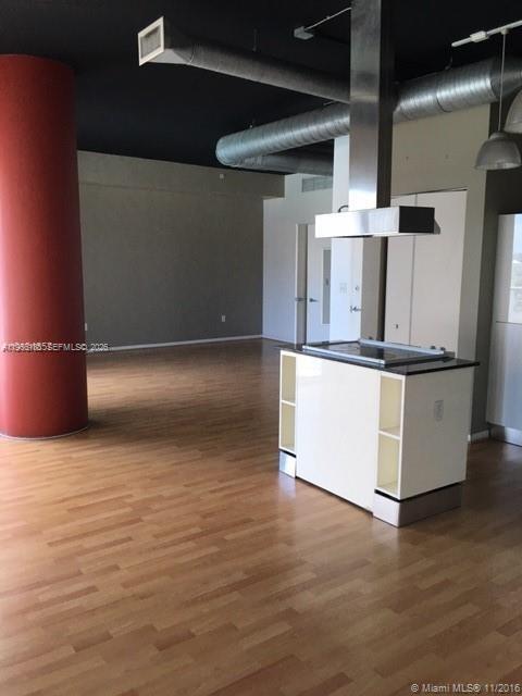 10 SW South River Dr 704