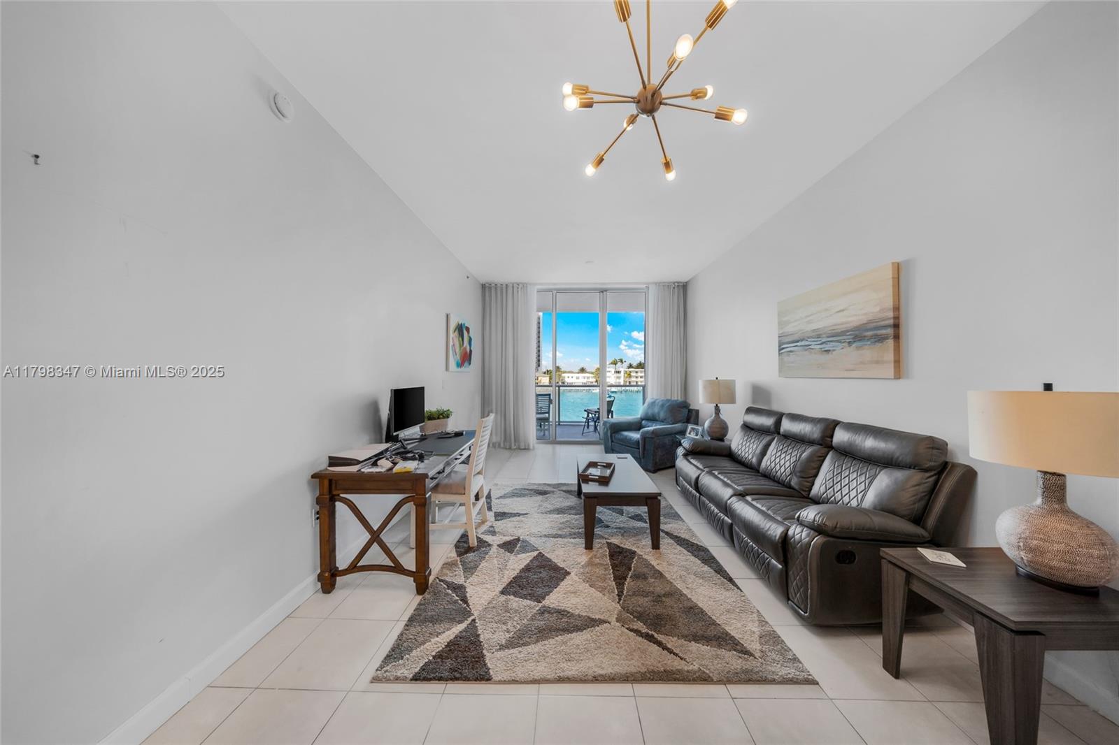 7928 East Dr 305