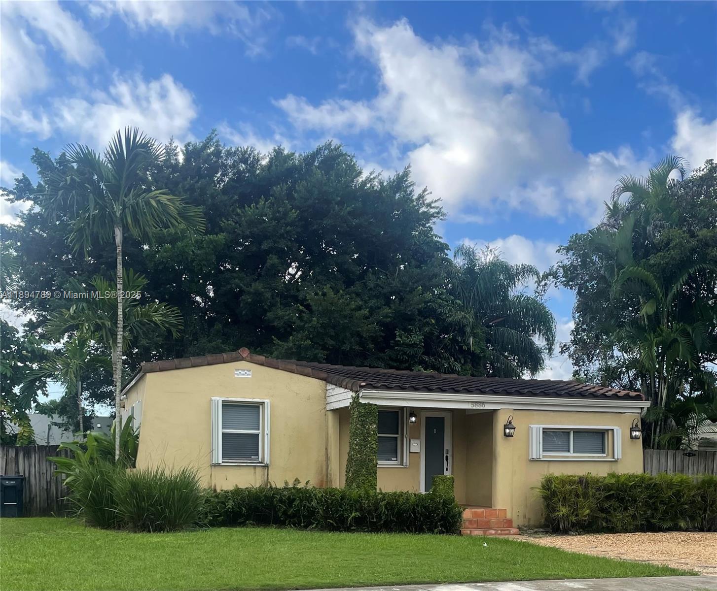 WESTERFIELD MANOR SEC 3 - Residential