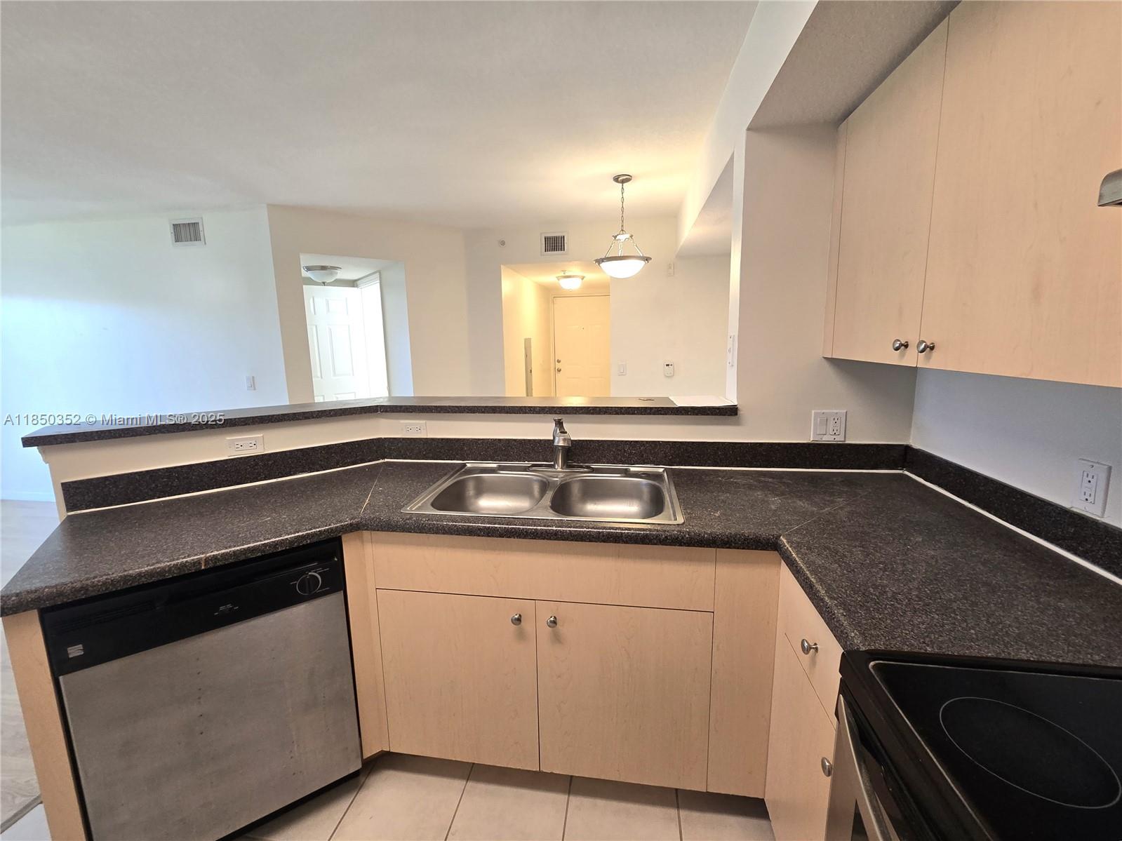 EMERALD ISLE - Residential